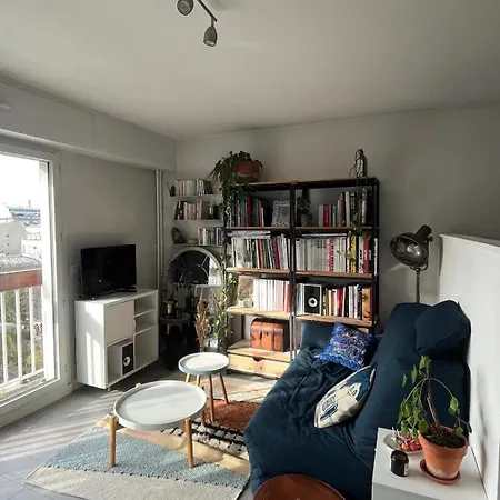 A Montmartre Sacre Coeur Apartment *